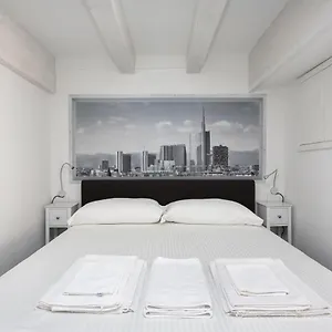  Appartamento Nest For 2 In Fashion District Via S Cecilia Italia